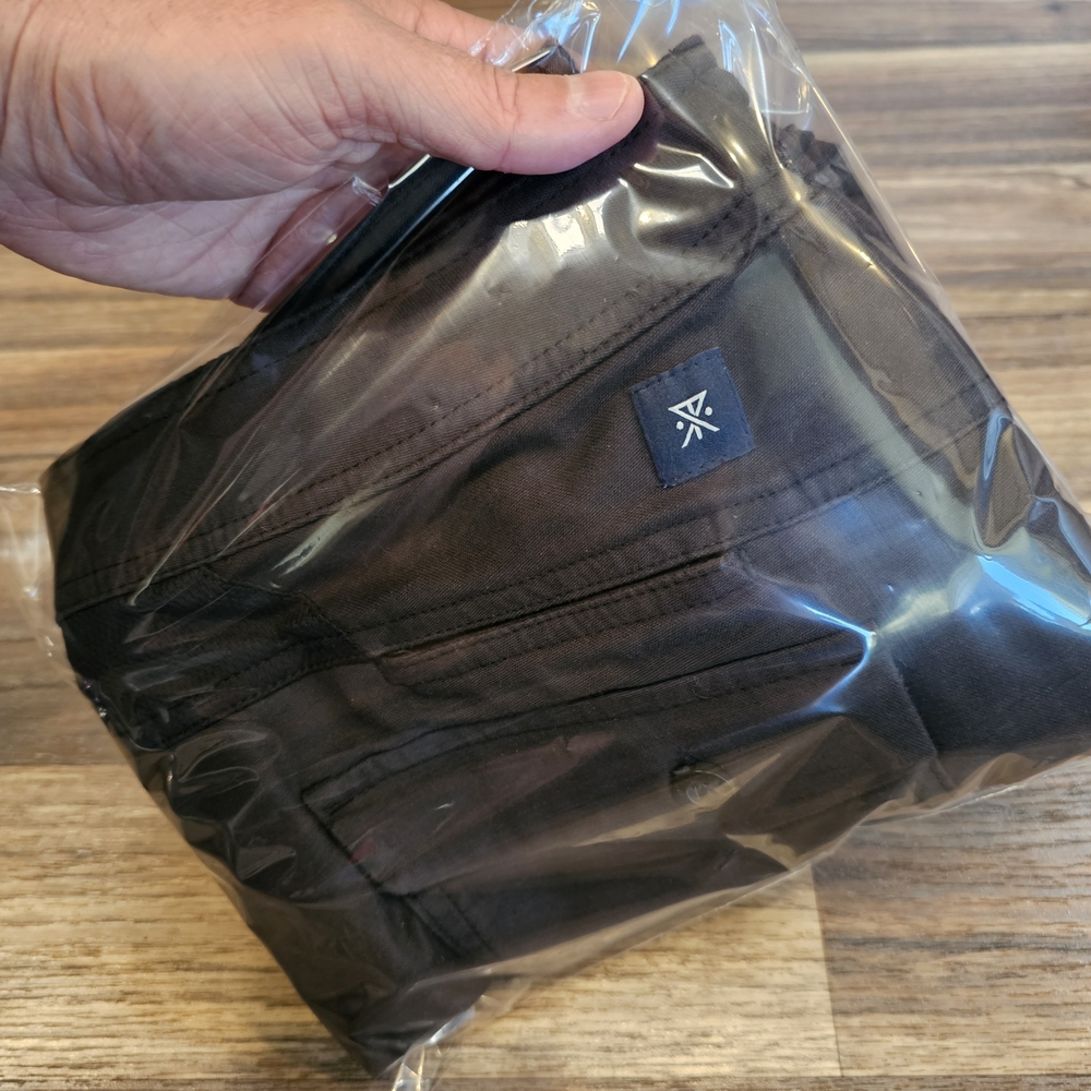 Roark Layover 2.0 Travel Shorts Black Drawstring Size 30 (Fits 32) - Picture 7 of 7